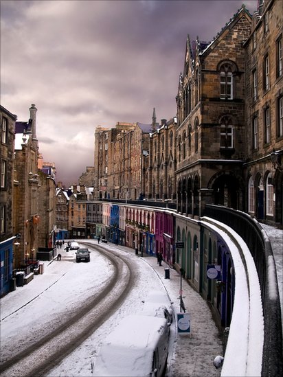 Winter Victoria St Edinburgh